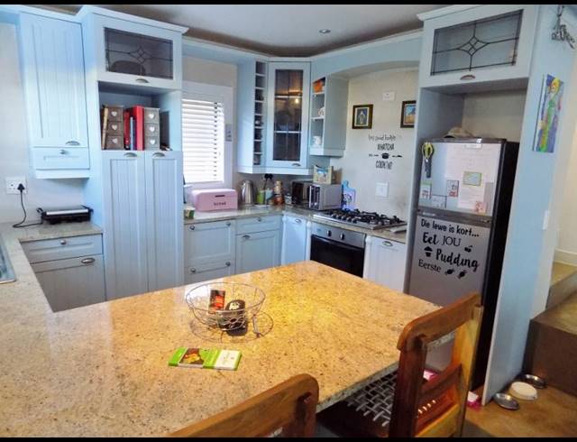 3 BEDROOM HOUSE FOR SALE IN HARTENBOS